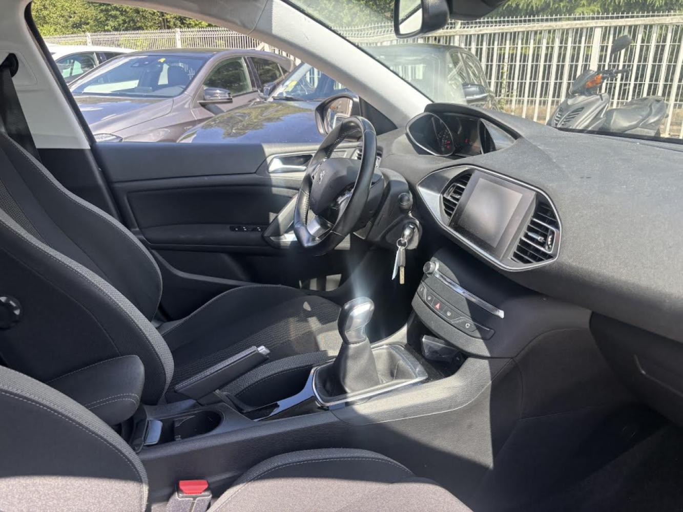PEUGEOT 308 II 1.2 PURETECH S&S 110 STYLE