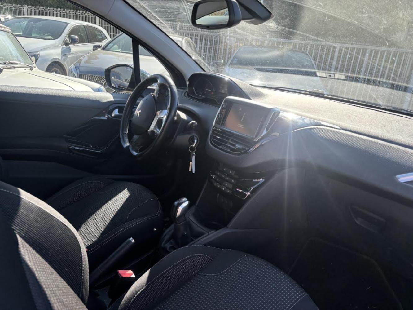 PEUGEOT 208 (2) 1.2 PURETECH 110 S&S ALLURE 3P