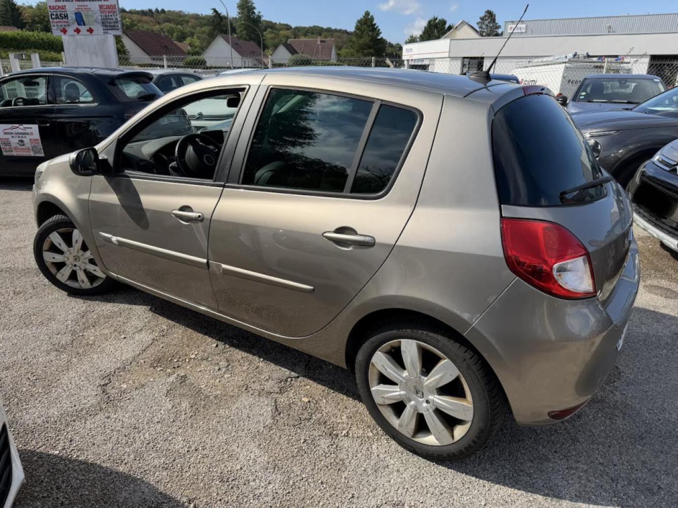 RENAULT CLIO III (2) 1.2 TCE 100 XV DE FRANCE 5P