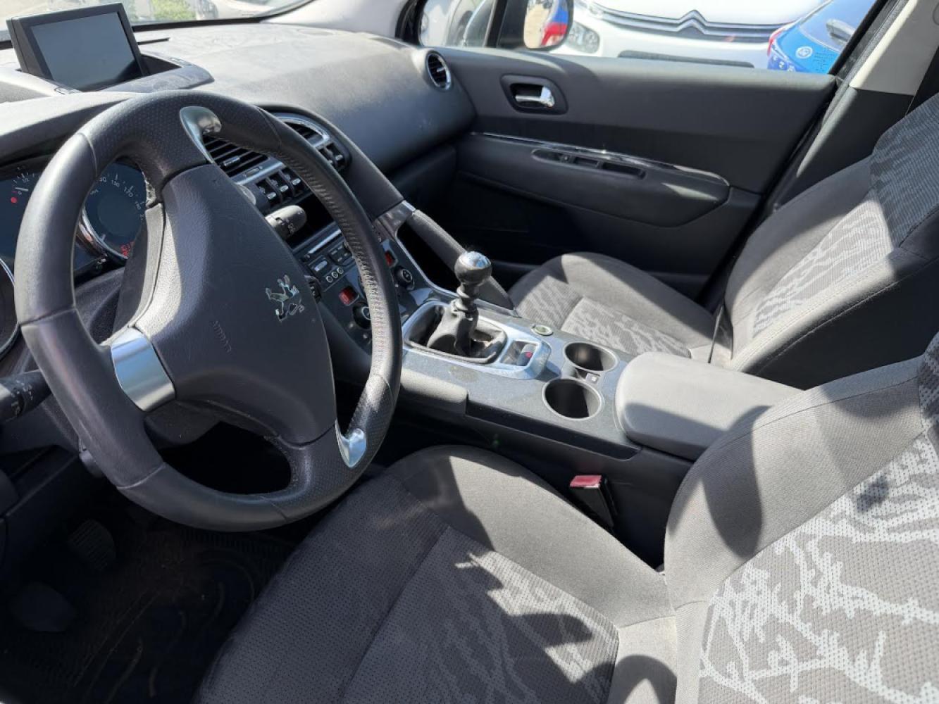 PEUGEOT 3008 1.6 HDI 115 FAP ALLURE