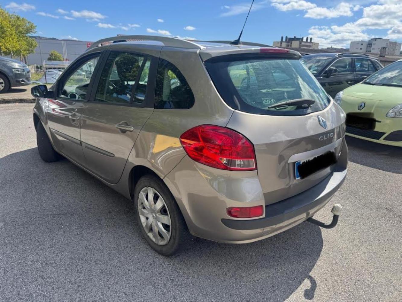 RENAULT CLIO 2 ESTATE 1.5 DCI 75CH TOMTOM LIVE ECO2