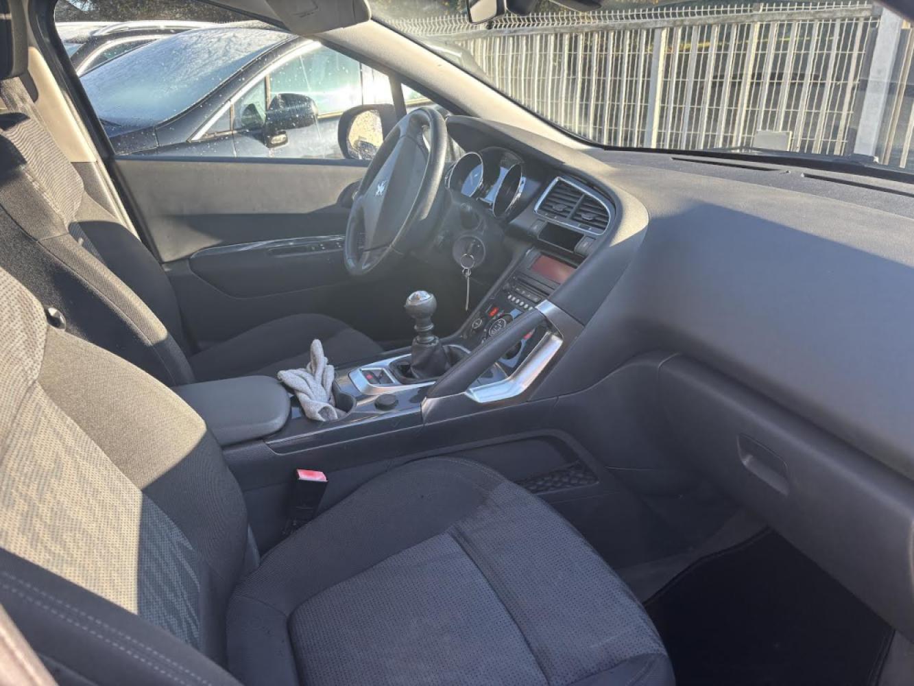 PEUGEOT 3008 1.6 HDI 112 FAP PREMIUM BVM6