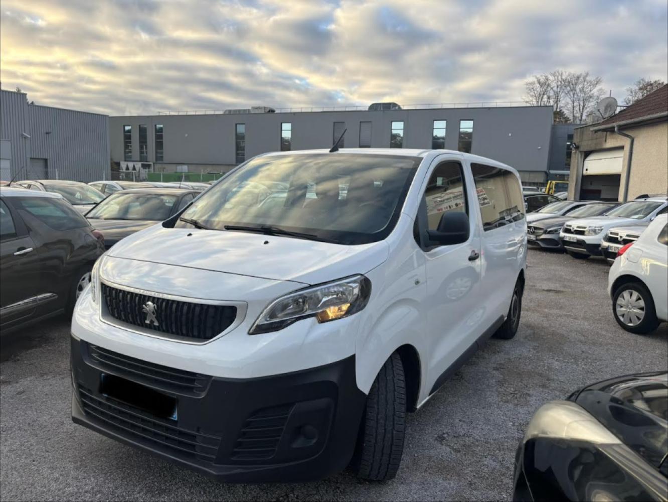 PEUGEOT TRAVELLER 1.5 BLUEHDI 120 S&S STANDARD ACTIVE 8P