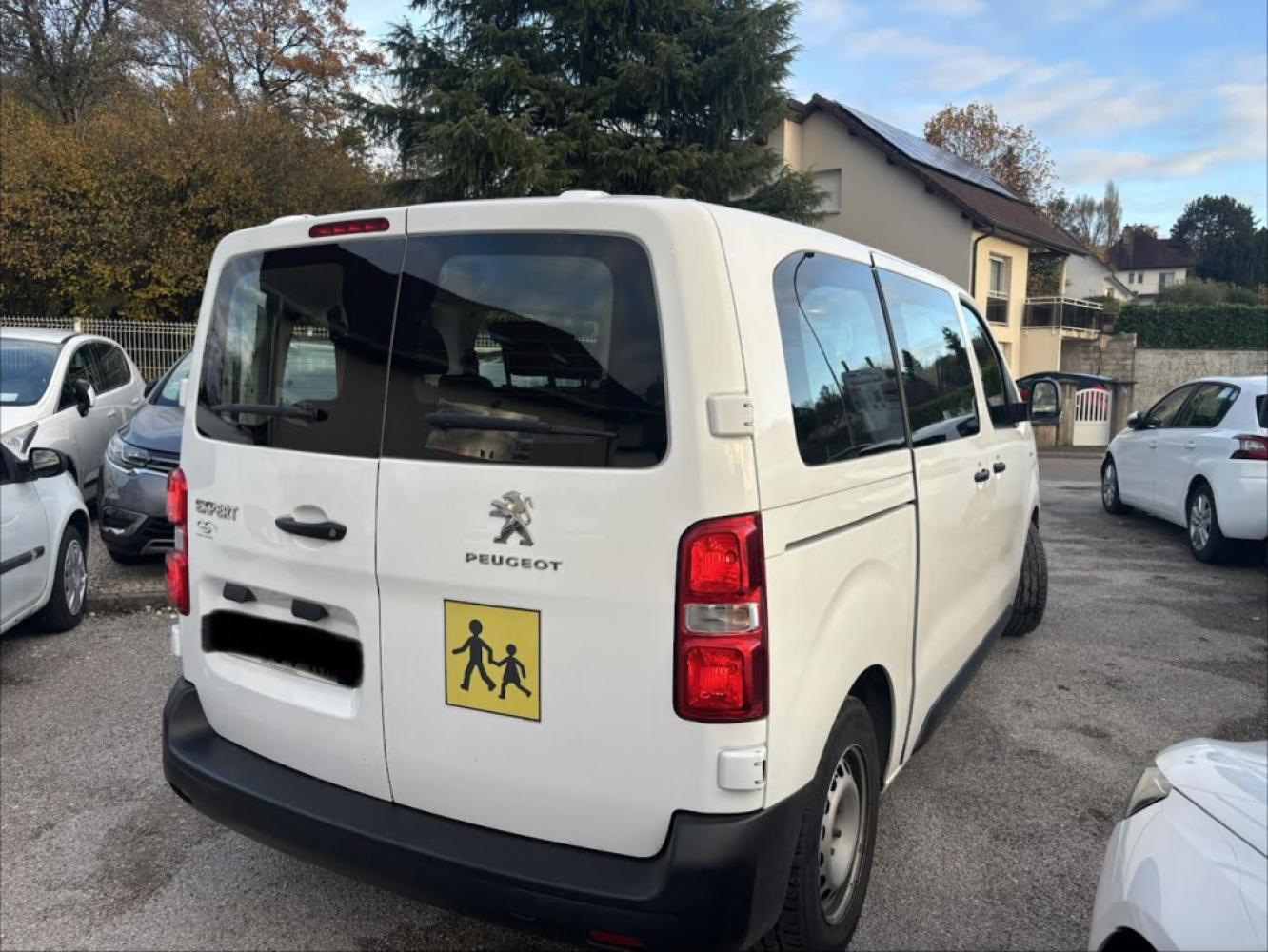 PEUGEOT TRAVELLER 1.5 BLUEHDI 120 S&S STANDARD ACTIVE 8P