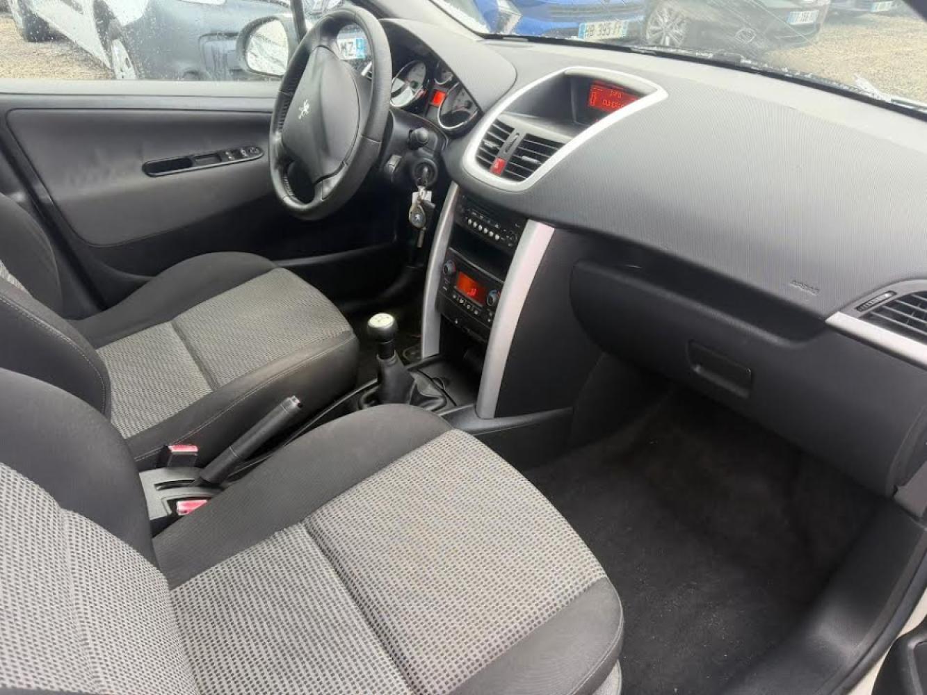 PEUGEOT 207 1.6 HDI 90CH PREMIUM