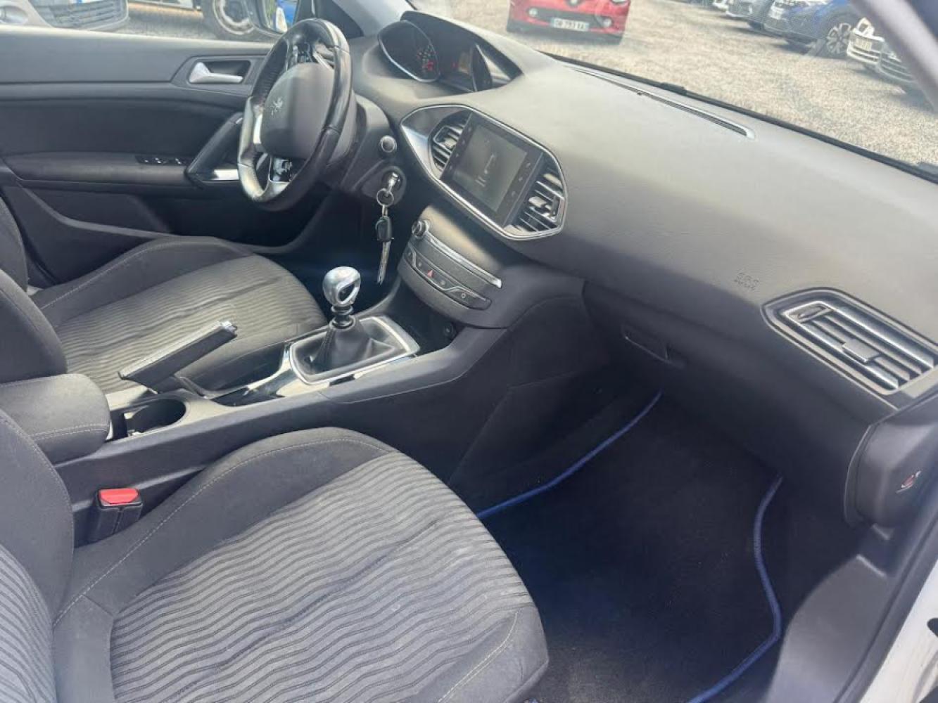 PEUGEOT 308 1.6 E-HDI 115 BUSINESS PACK