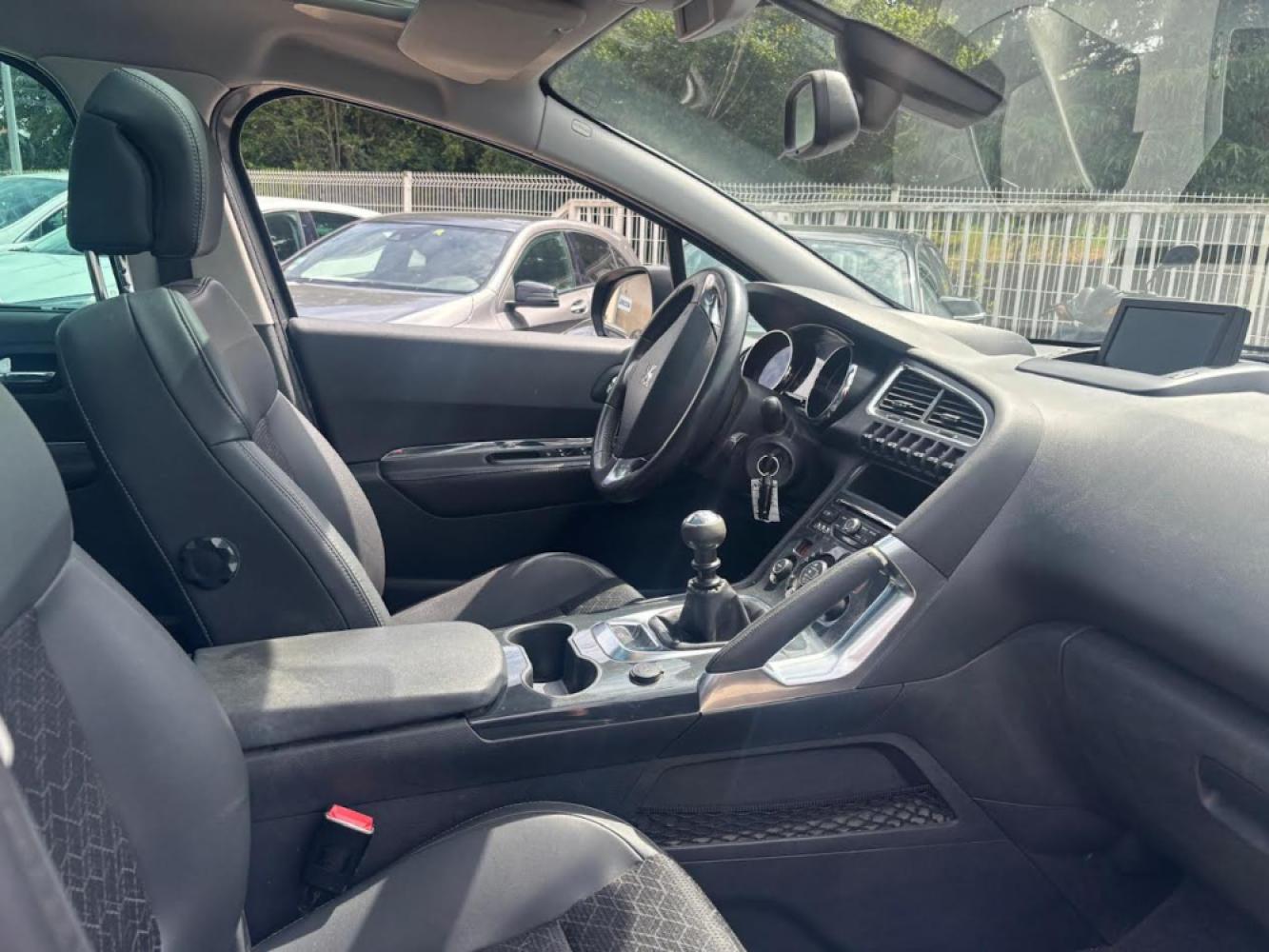 PEUGEOT 3008 1.6 HDI 115 FAP ALLURE
